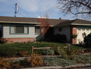 Home exchange listing HE23598
