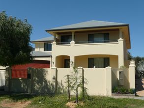 Home exchange listing HE27911
